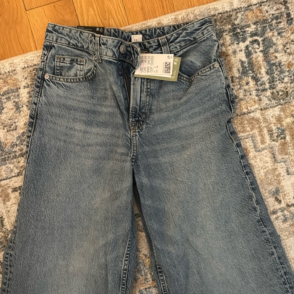 Medium wash straight leg jeans